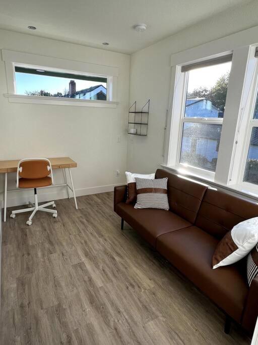 Brand New Custom Built Cottage In Downtown W/Pool! Сейлем Экстерьер фото